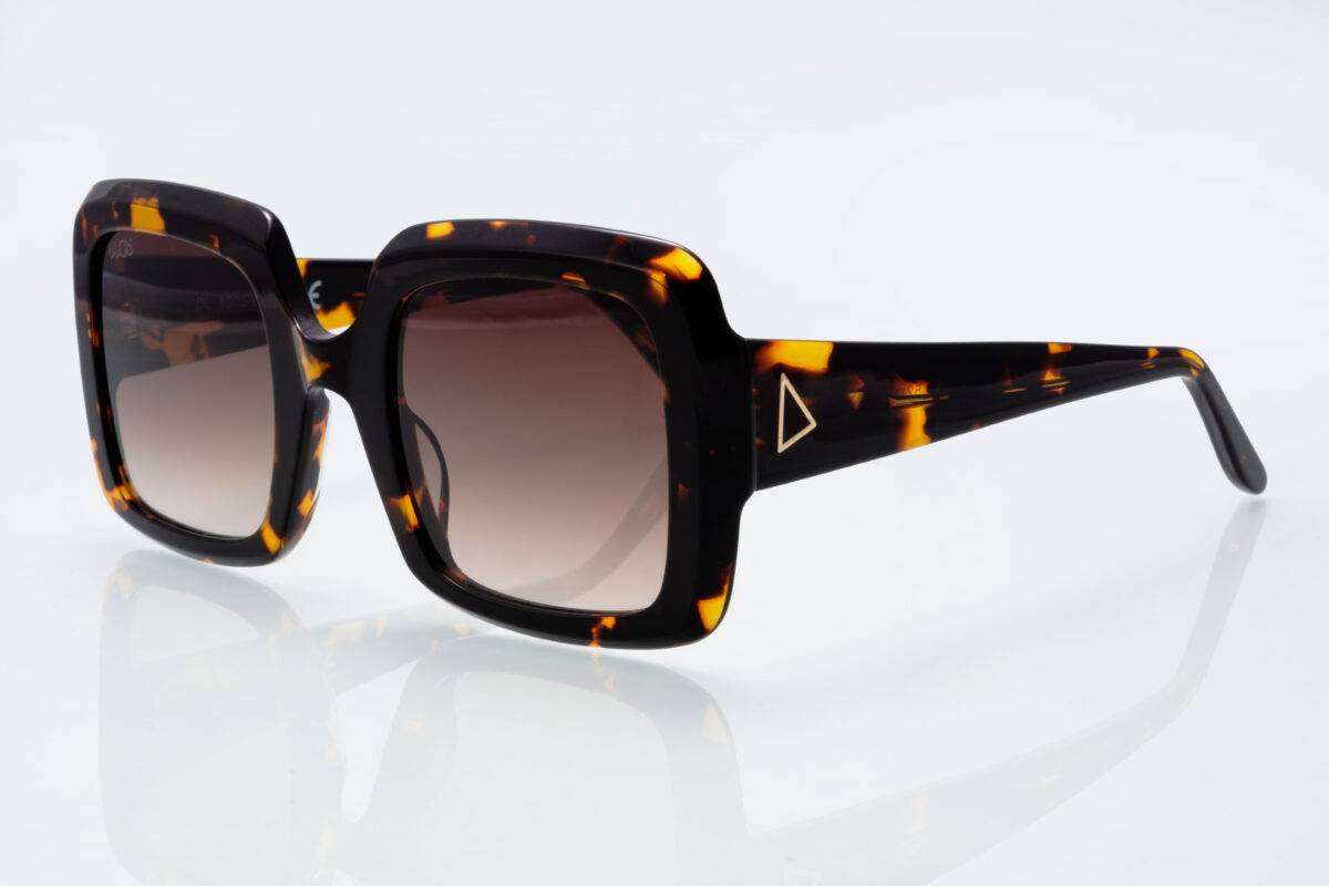 Amphitrite Brown