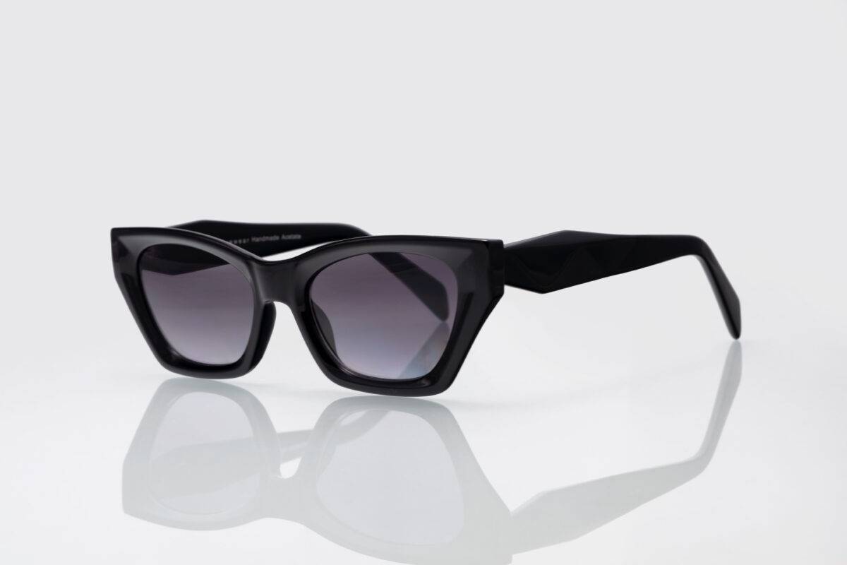 Alcmene Black
