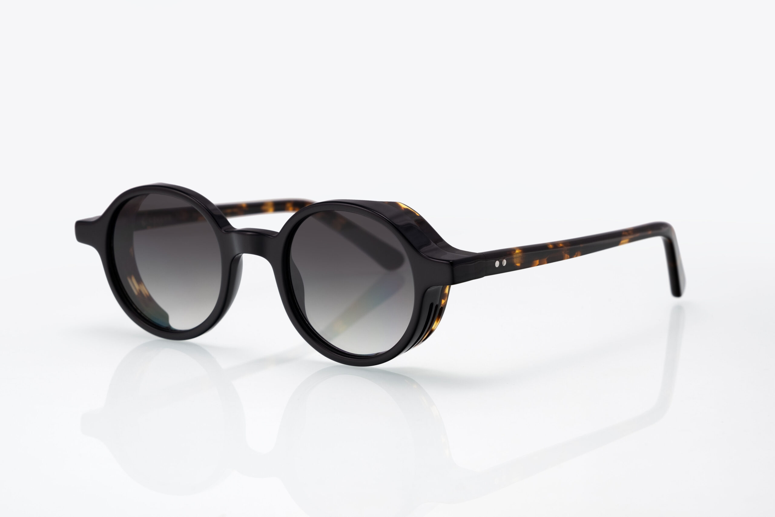 Cerberus Black/Tortoise