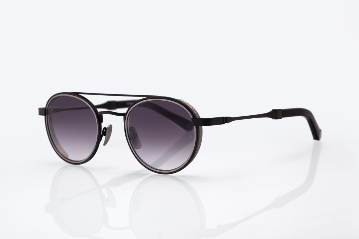 Coesus Black Gradient