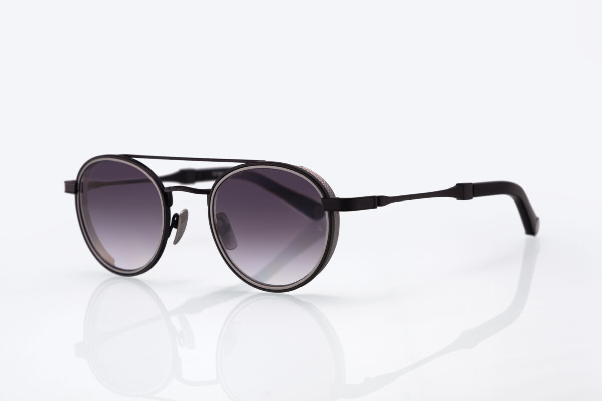 Coesus Black Gradient