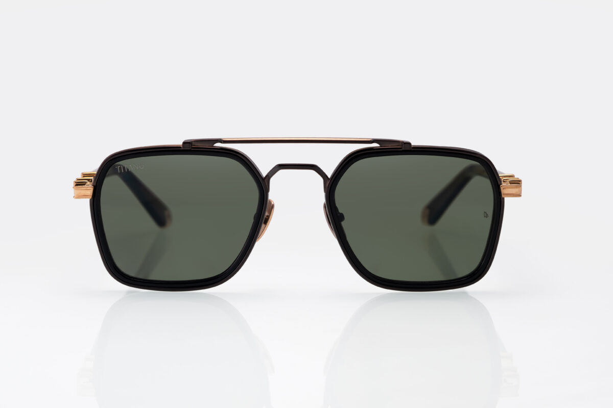 Iapetus Black 1