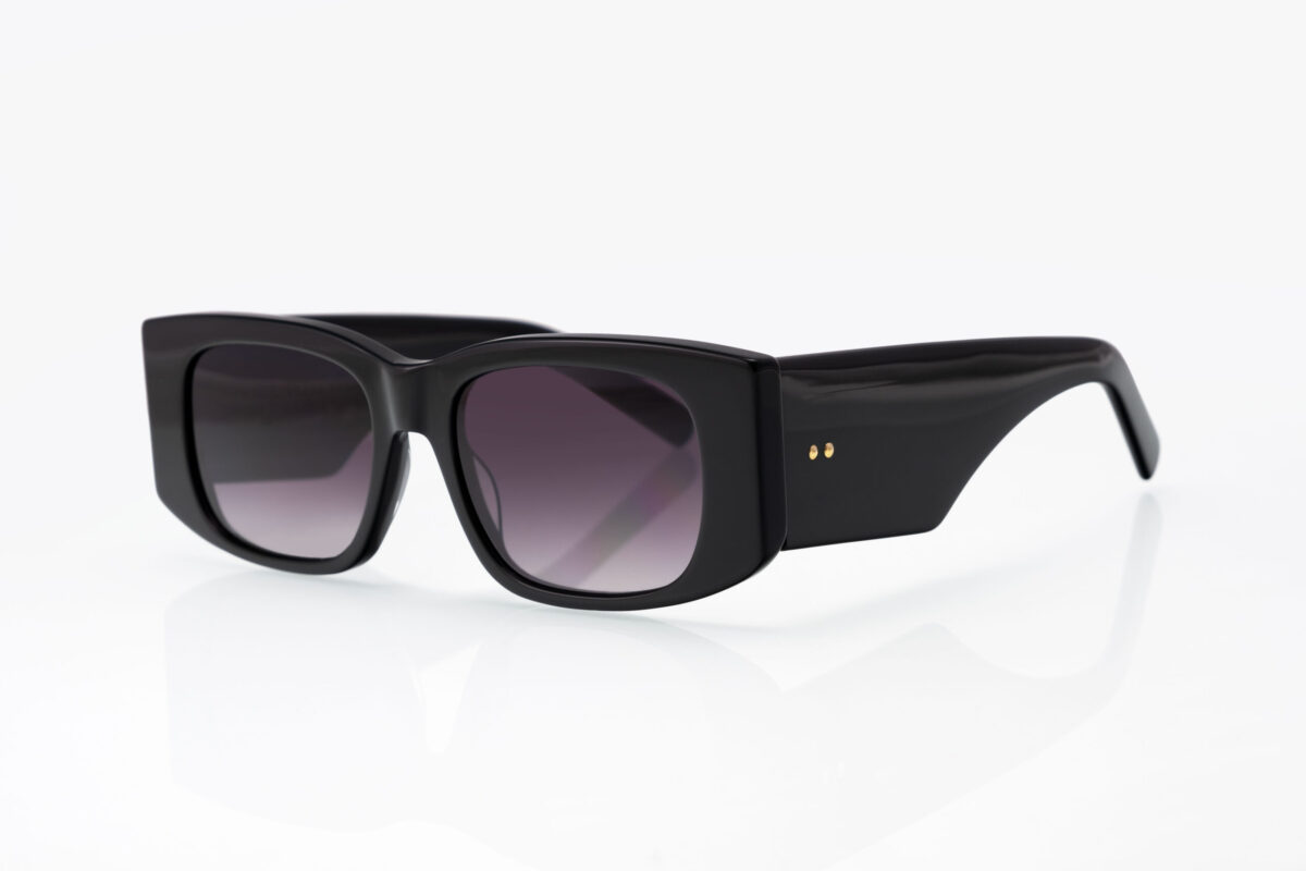 Niobe black