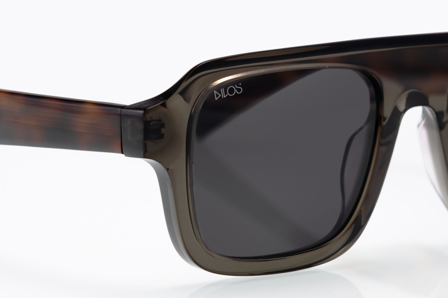 Leander Gray Transparent - Image 4