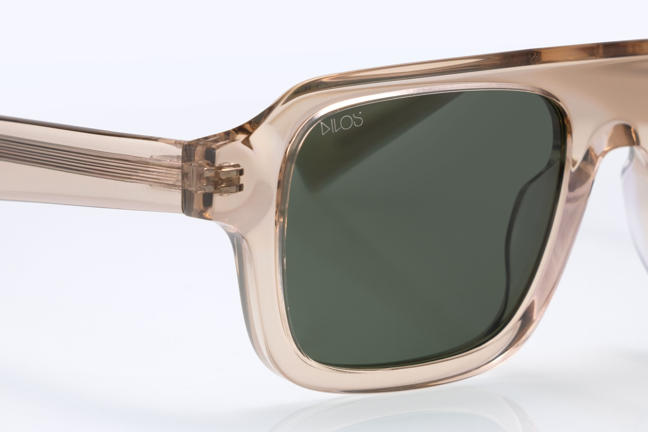 leandrus-transparent-green-4 Leander Transparent - Image 4